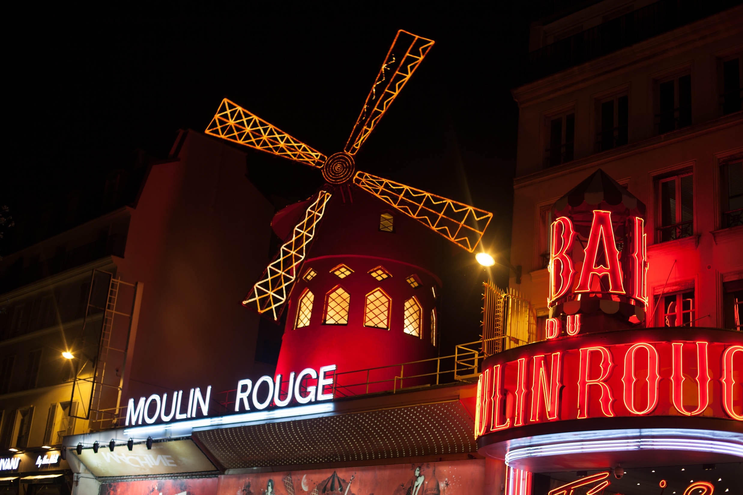 Guía de qué ver en París Moulin Rouge