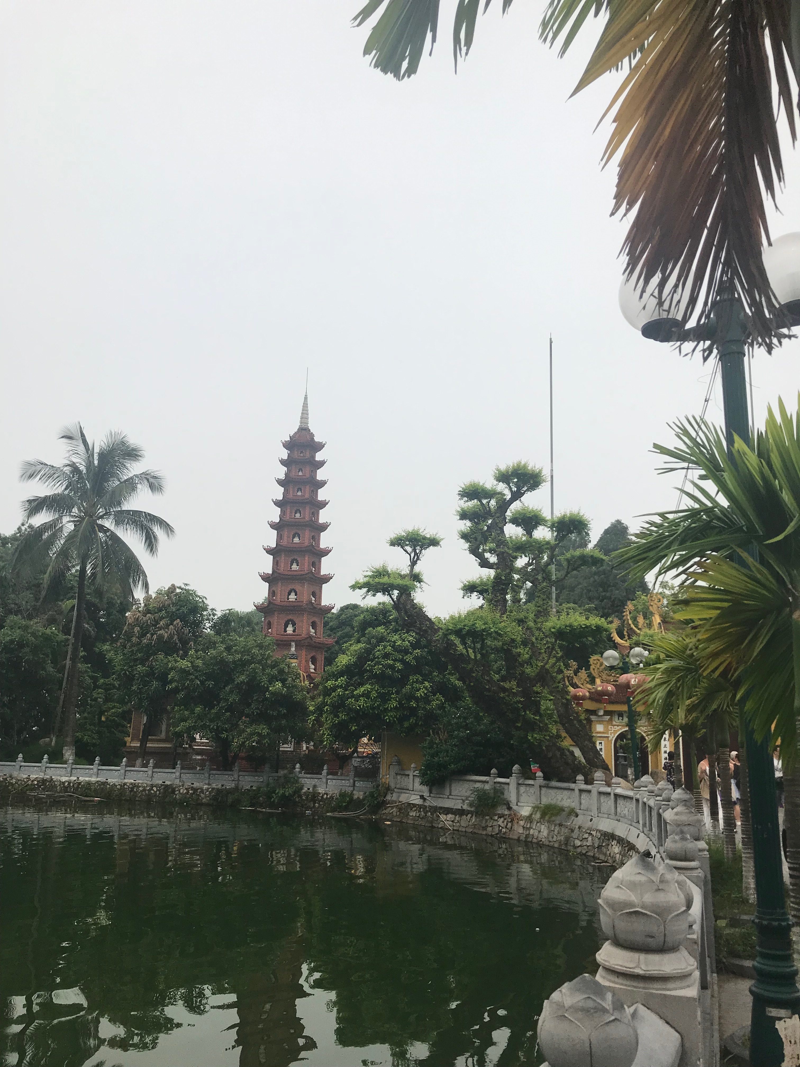 Guía de Vietnam Hanói Pagoda Tran Quoc