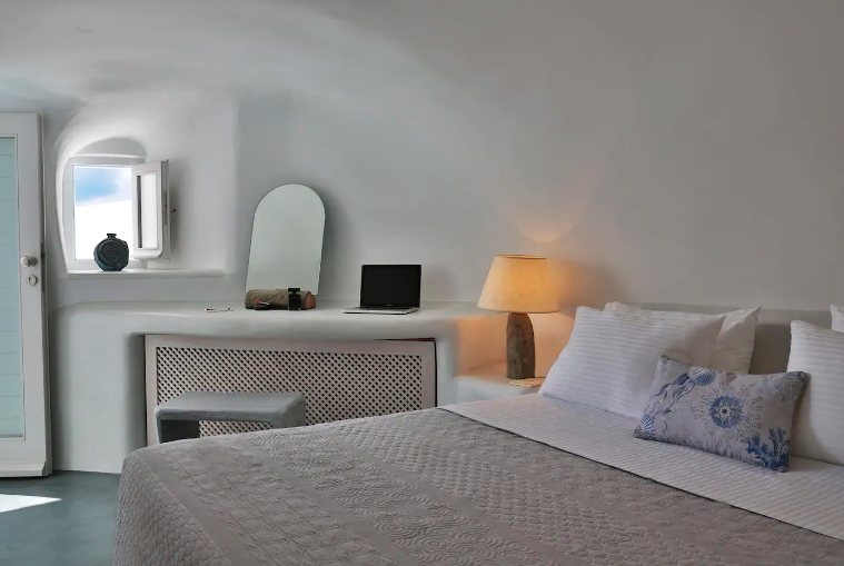Las mejores villas de Santorini Lava Cave suite